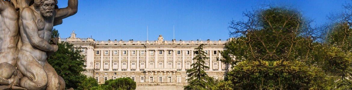 Palacio Real Madrid Bahnhof Autovermietung