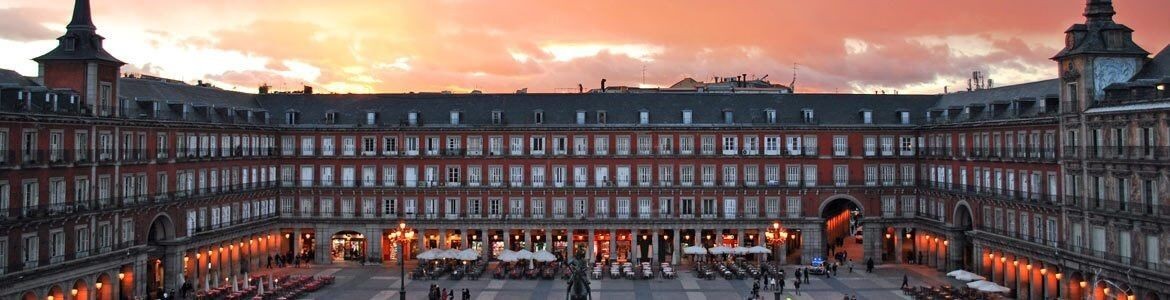 Plaza Mayor Madrid Atocha Bahnhof Autovermietung