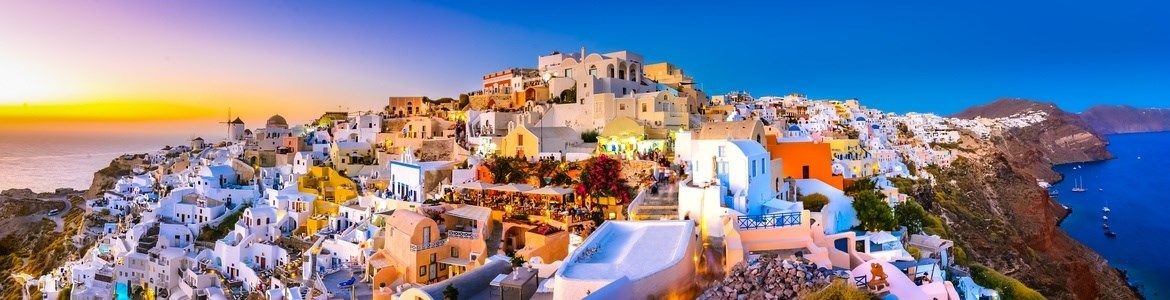 Die Stadt Oia auf der Insel Santorin