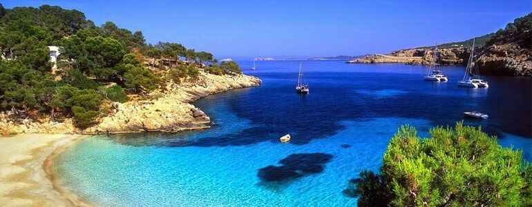 Cala Macarella Ruta en coche de alquiler Menorca