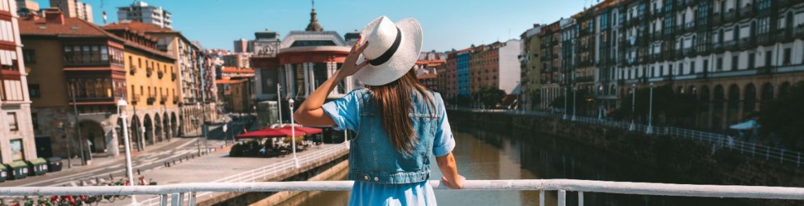 fille chapeau visite bilbao