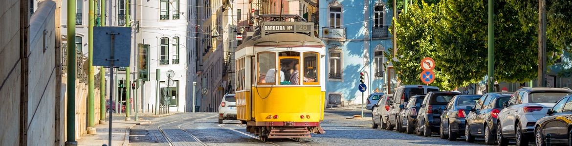 tranvia nel Bairro Alto di Lisbona